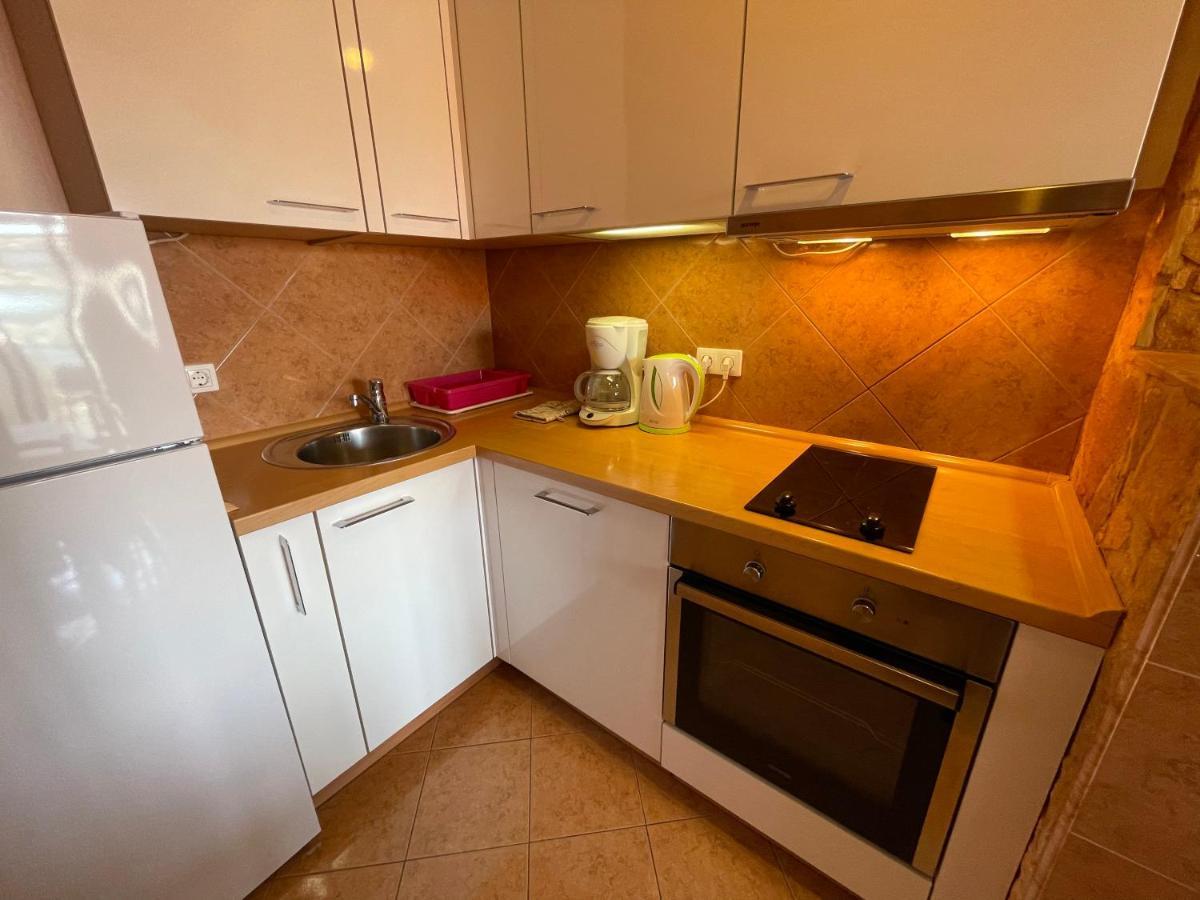 Apartment Jakasa Трогир Екстериор снимка
