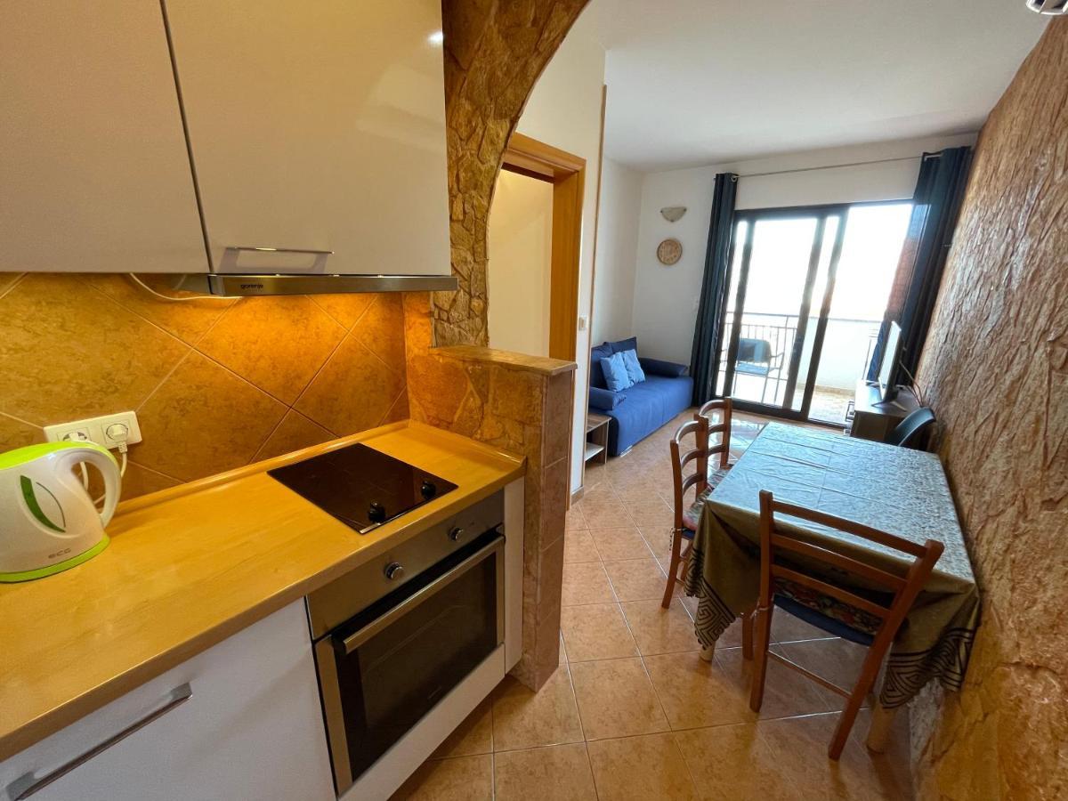 Apartment Jakasa Трогир Екстериор снимка