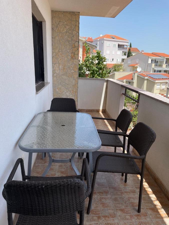 Apartment Jakasa Трогир Екстериор снимка