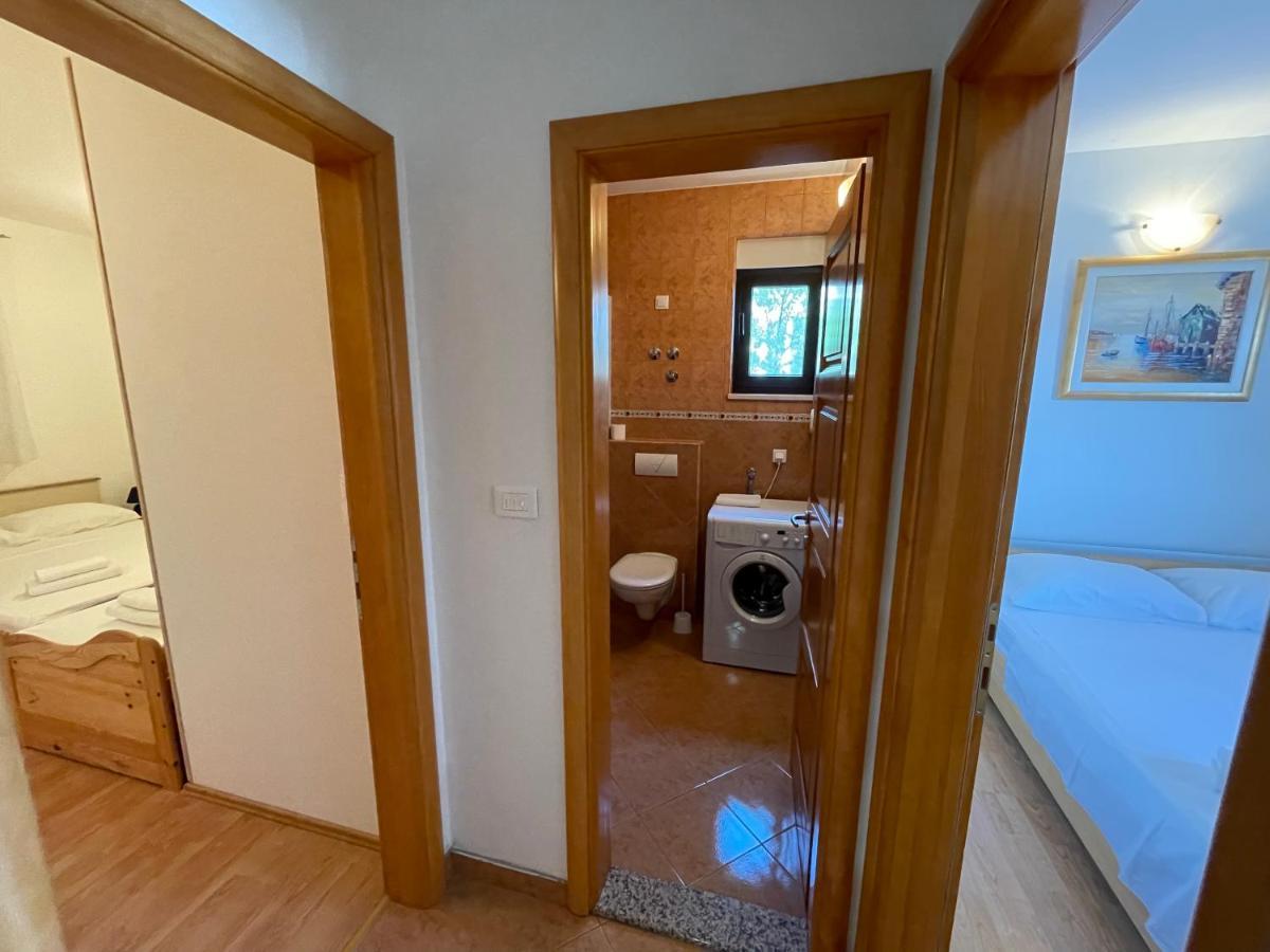 Apartment Jakasa Трогир Екстериор снимка