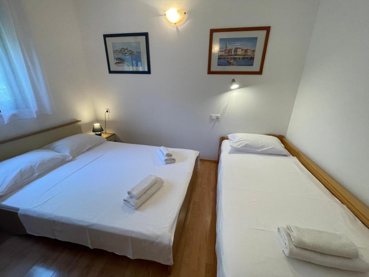 Apartment Jakasa Трогир Екстериор снимка