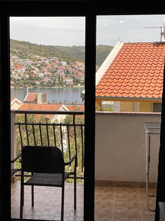 Apartment Jakasa Трогир Екстериор снимка