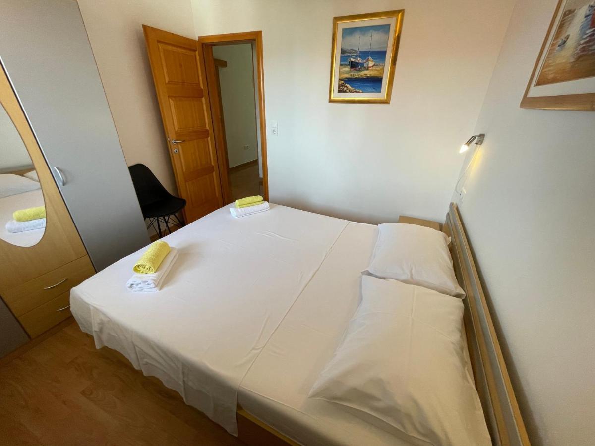 Apartment Jakasa Трогир Екстериор снимка