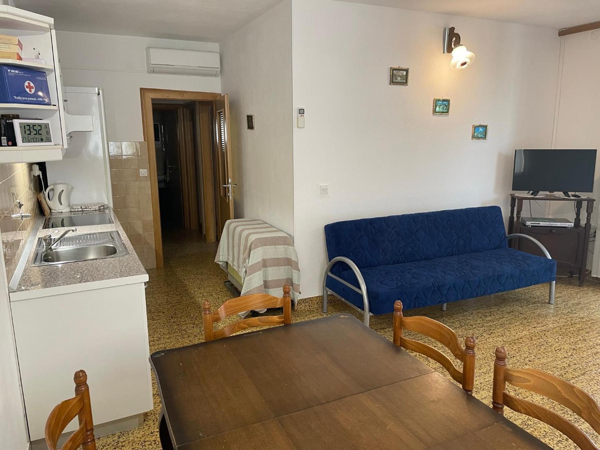 Apartment Jakasa Трогир Екстериор снимка