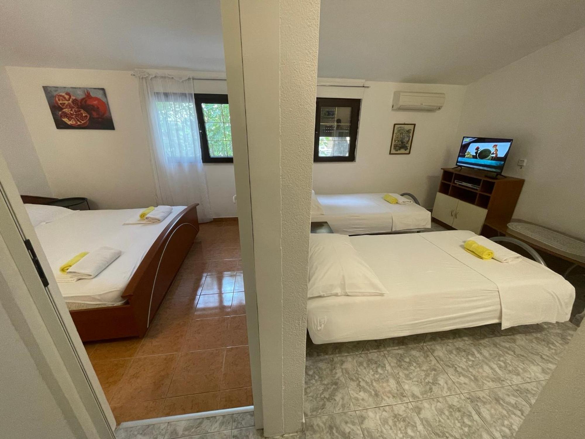 Apartment Jakasa Трогир Екстериор снимка