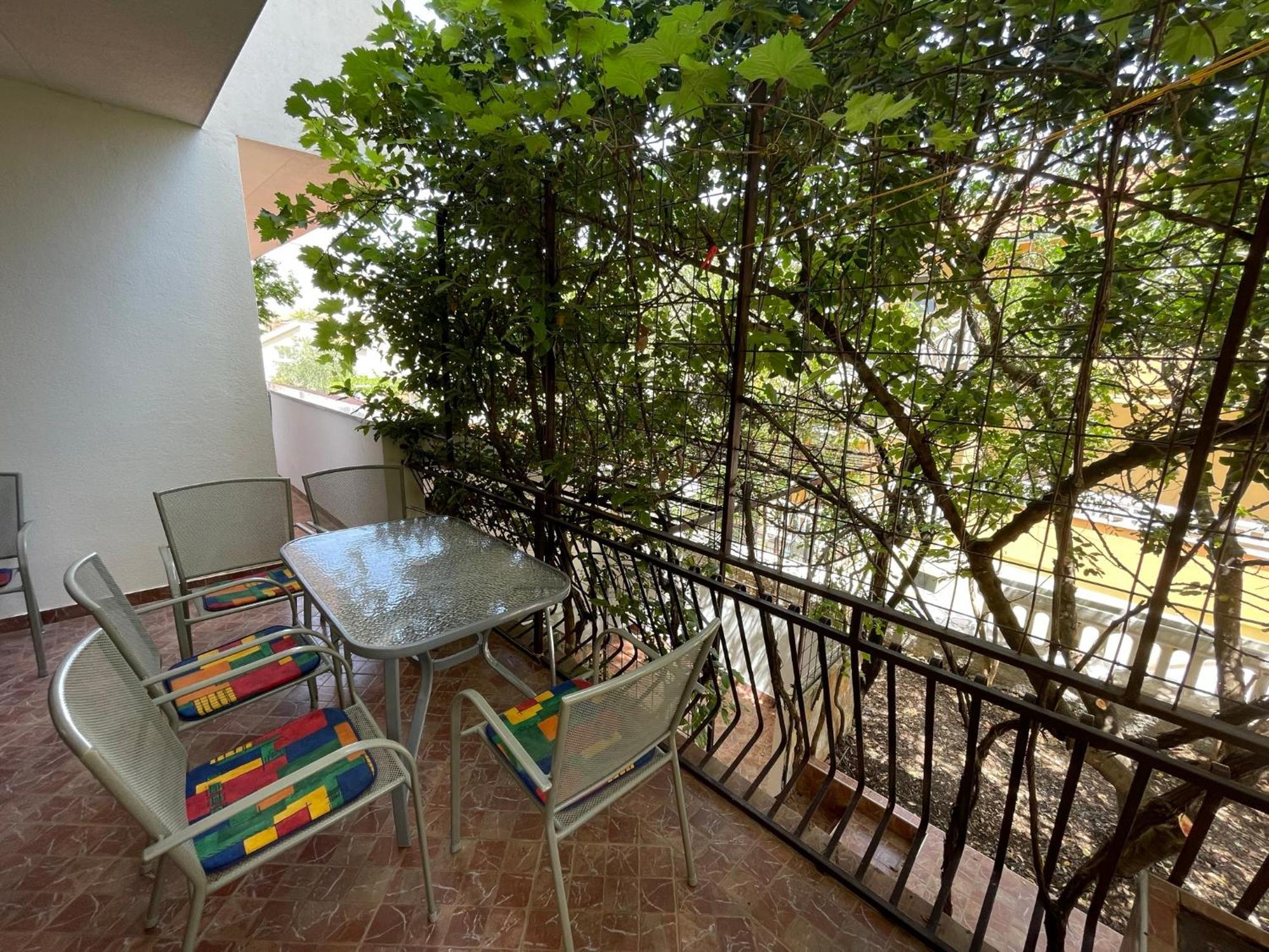Apartment Jakasa Трогир Екстериор снимка