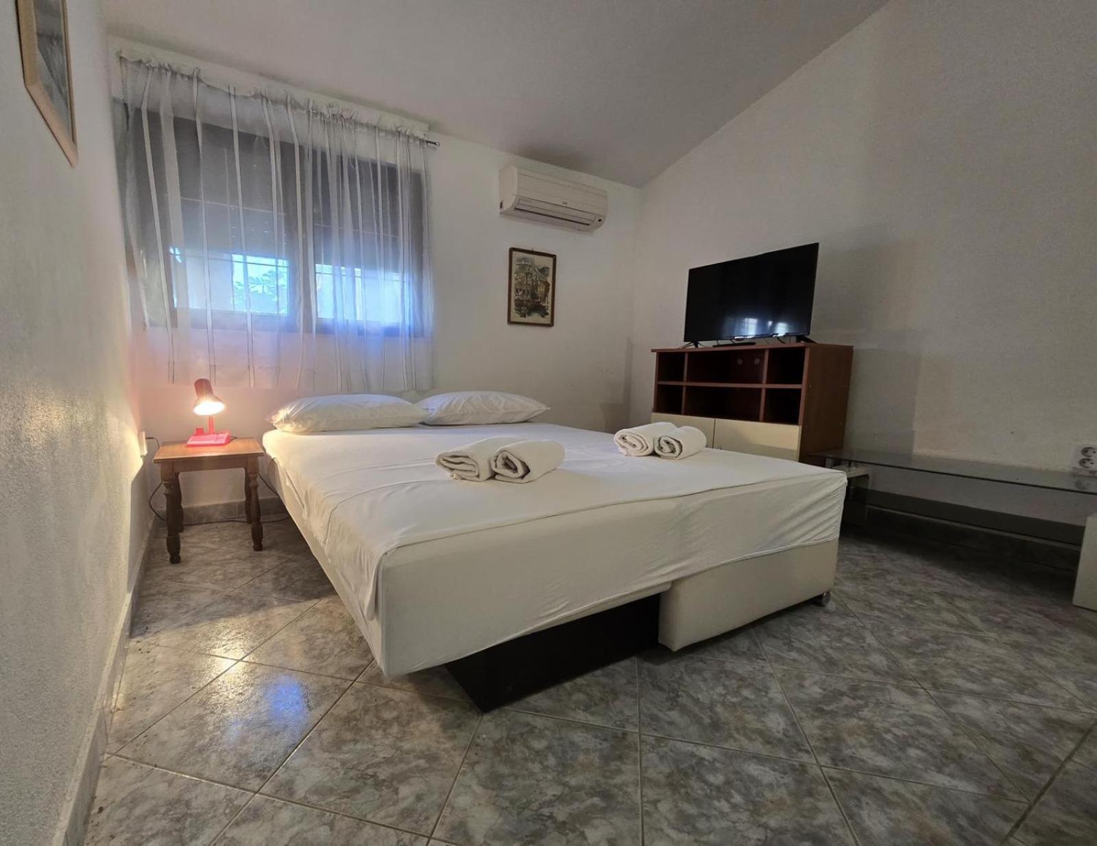 Apartment Jakasa Трогир Екстериор снимка